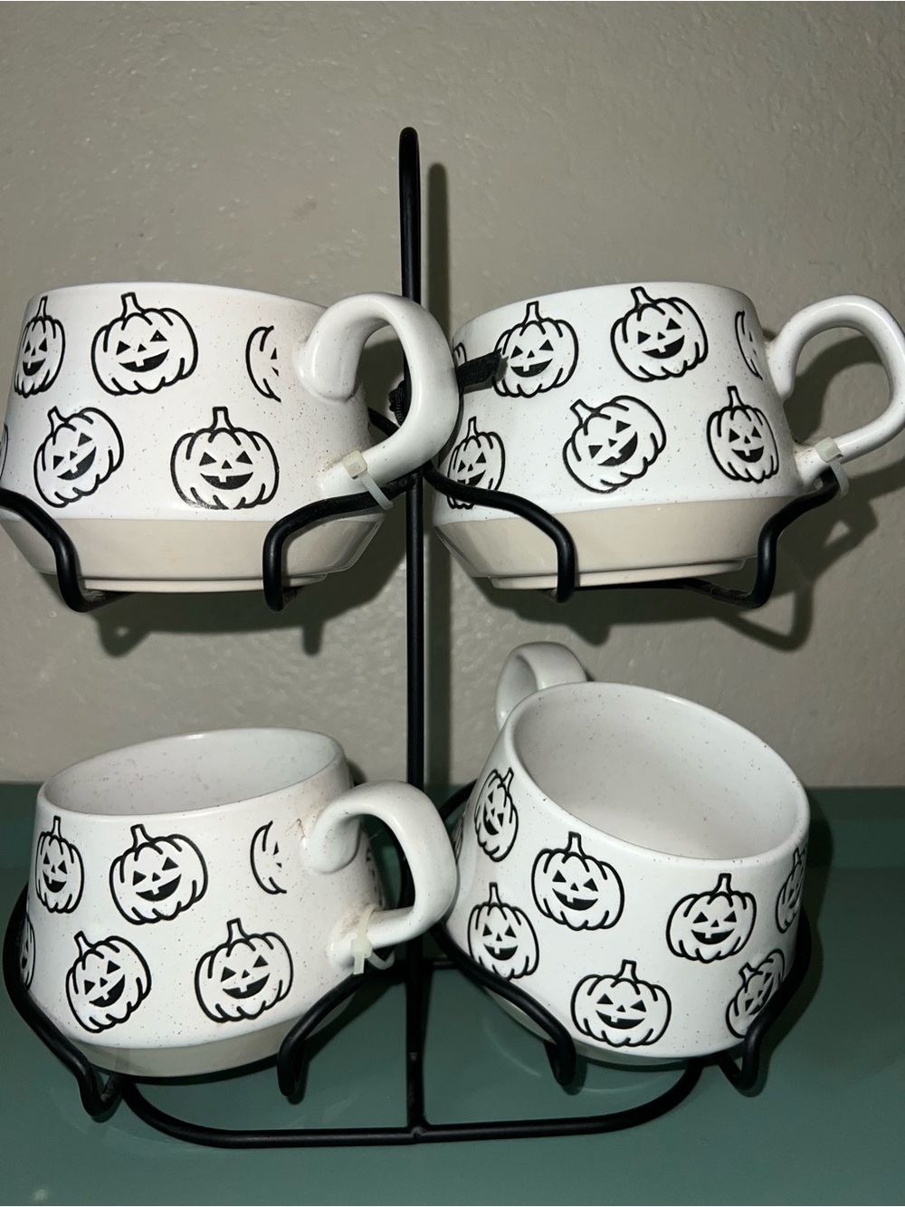 White & black pumpkins with mug stand-coco+lola brand new